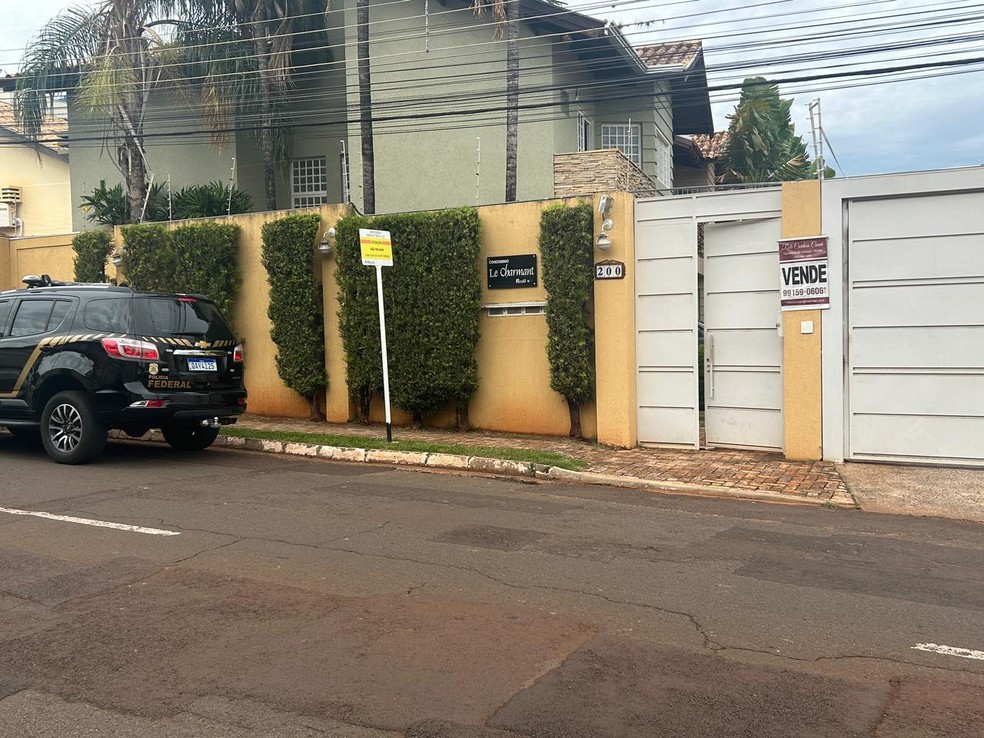 PF cumpriu mandados em Campo Grande na manhã desta quinta-feira (8) — Foto: Cristiano Arruda