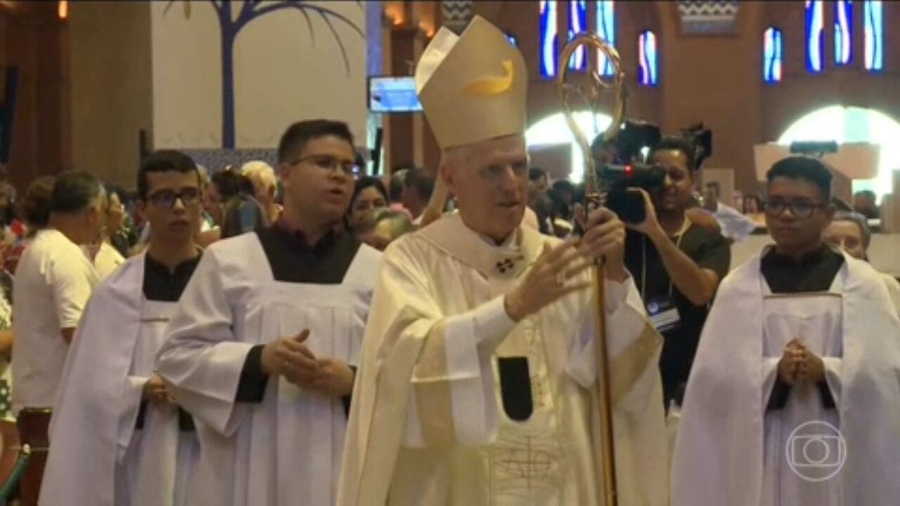 Milhares de fiéis passaram pela basílica de Aparecida (SP) durante o Natal