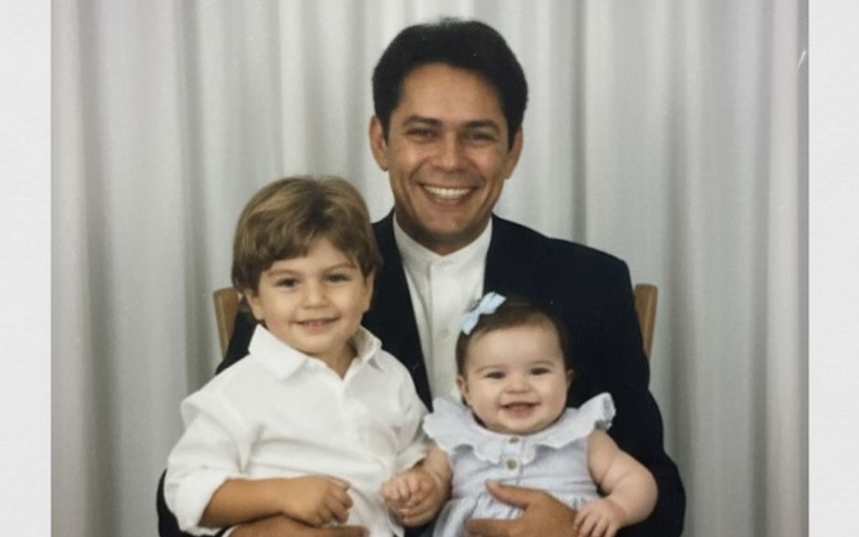 Leandro e os netos José e Isabela — Foto: Reprodução/Instagram de Lyandra Costa