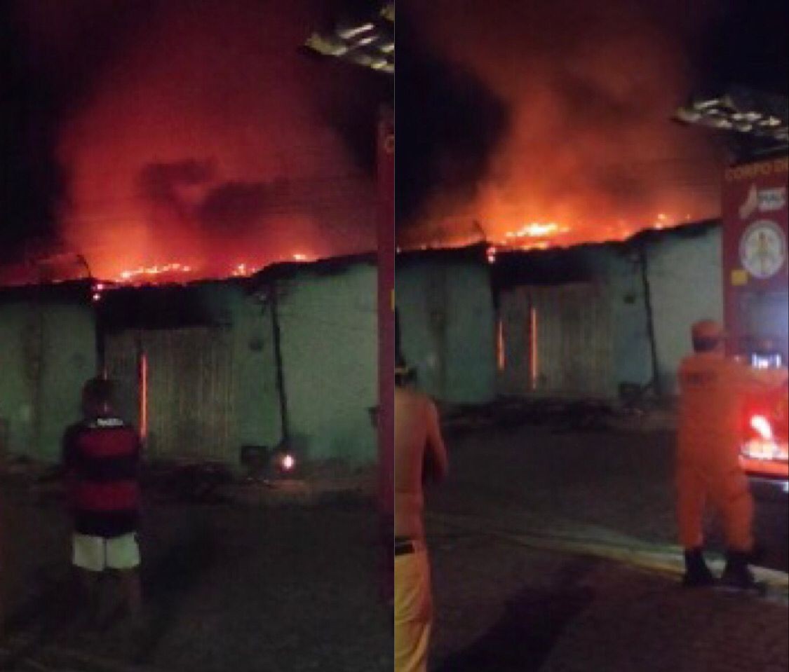 Incêndio destrói parte de casa no bairro São Joaquim, na Zona Norte de Teresina