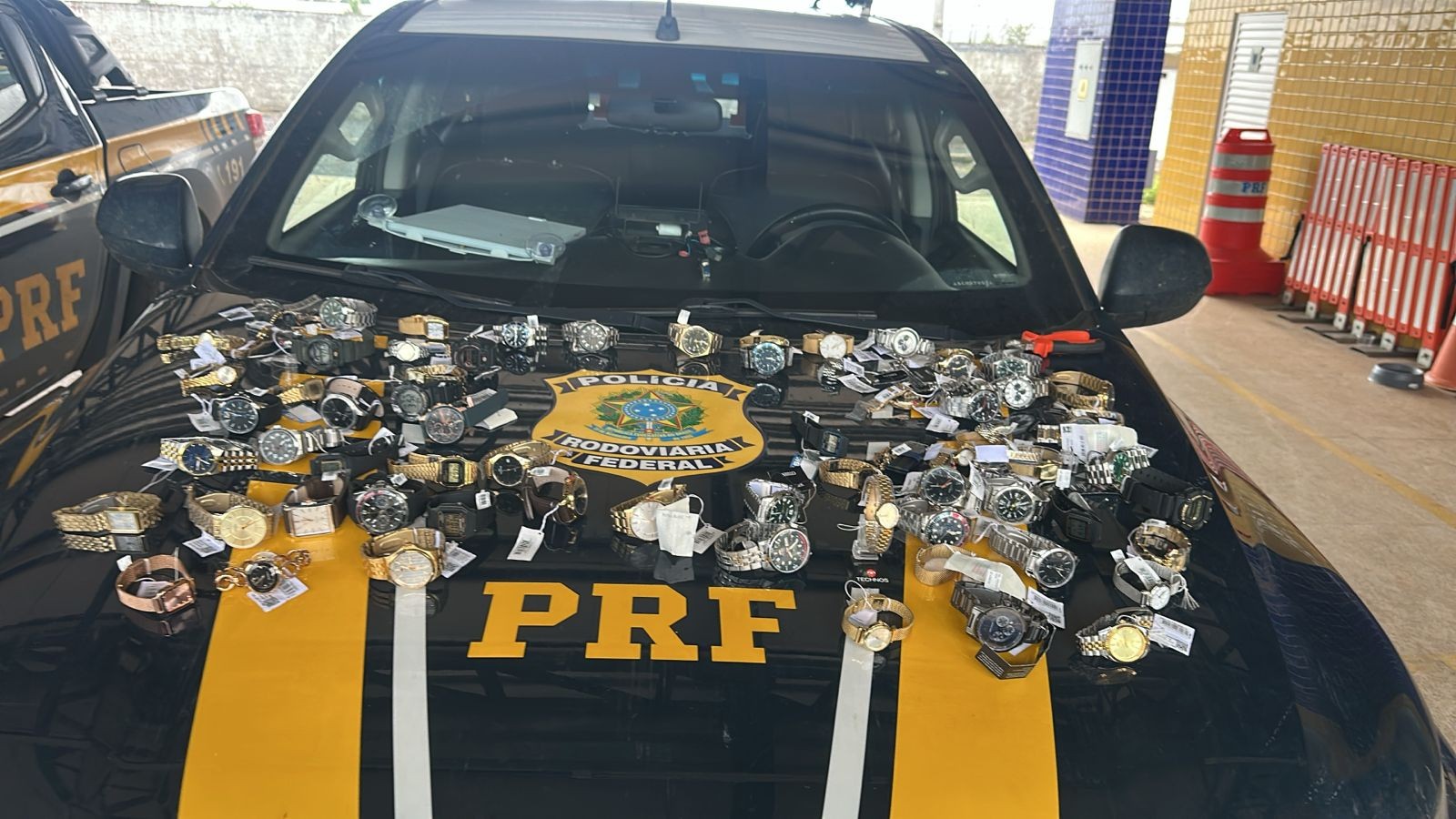 Suspeito de receptação é preso com relógios de loja em shopping de Teresina