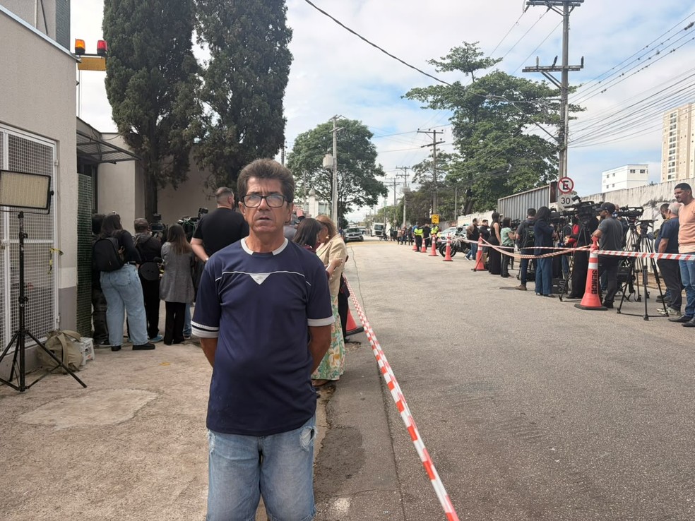 Fã do sertanejo, Jair Justino foi se despedir de Rick, em Sorocaba (SP) — Foto: Beatriz Pereira/g1