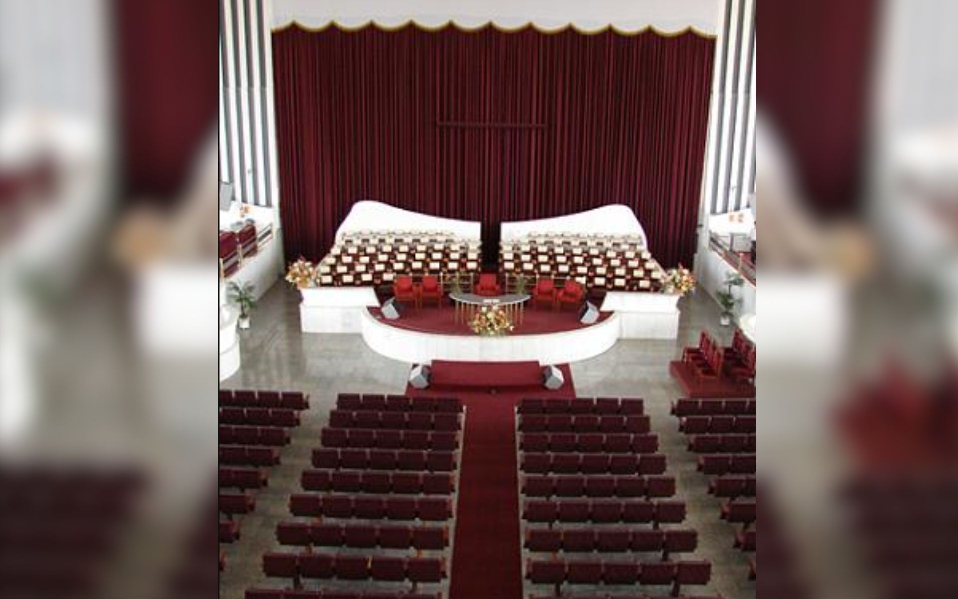 Parte do teto de igreja evangélica cede no noroeste de SP