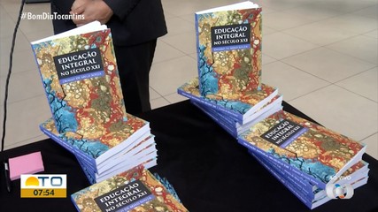 Professor lança livro sobre os desafios da educação pública