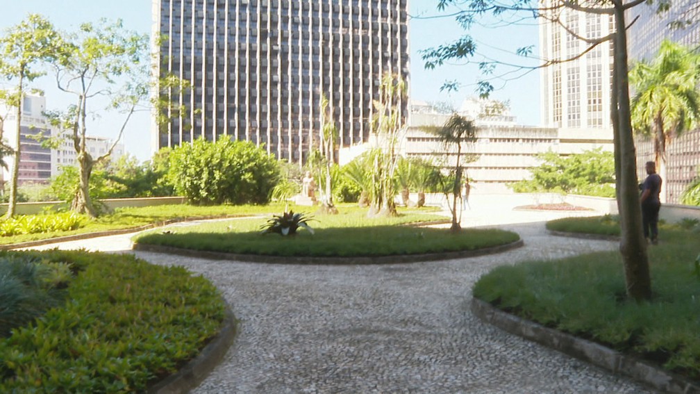 Jardim no terraço do Capanema é assinado por Burle Marx — Foto: Sérgio Telles/TV Globo