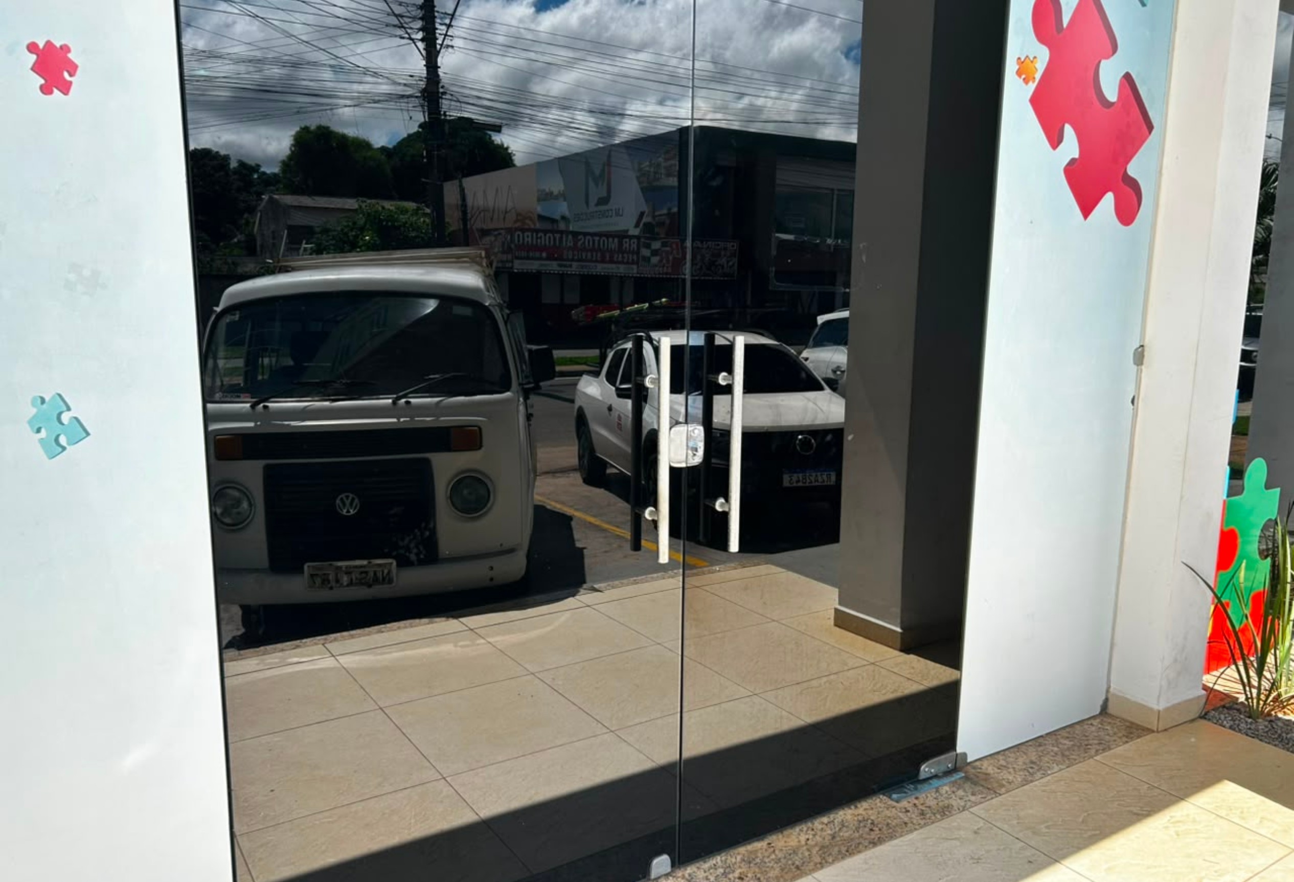 Teamarr é encontrado fechado após esvaziamento de servidores e materiais em Boa Vista