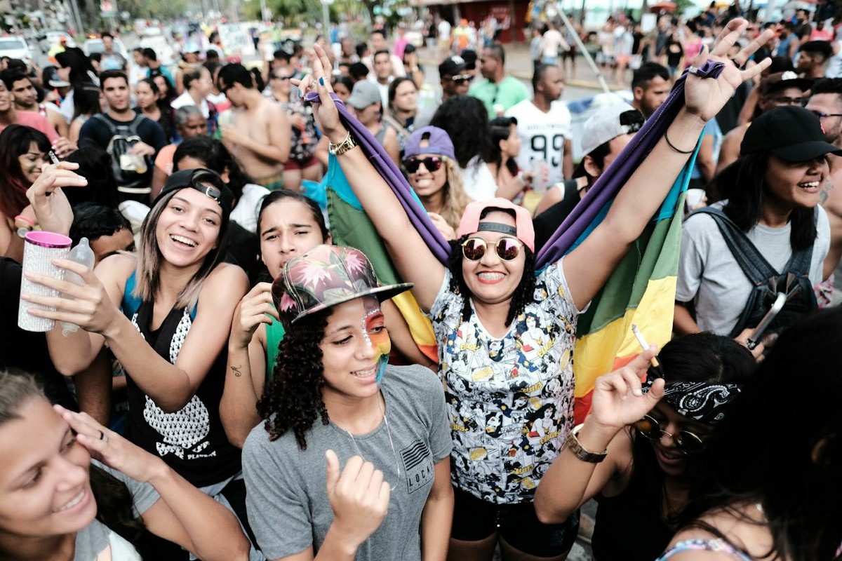 Contra O Preconceito E A Cura Gay Grupos Lgbt Realizam Marcha Na Orla De Maceió Alagoas G1 5940