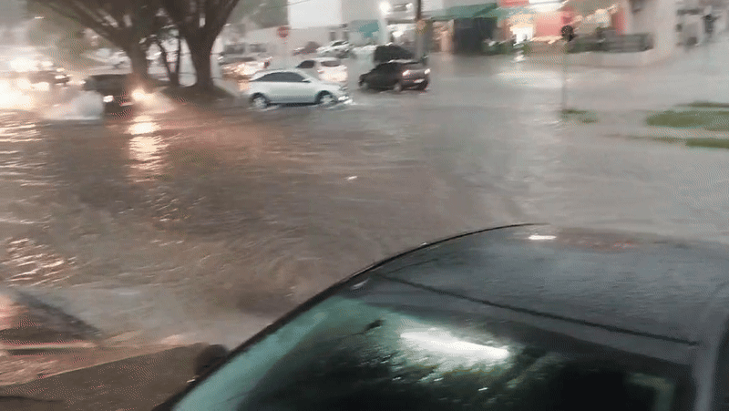 Vídeo: chuva provoca alagamentos e queda de energia em São José dos Campos
