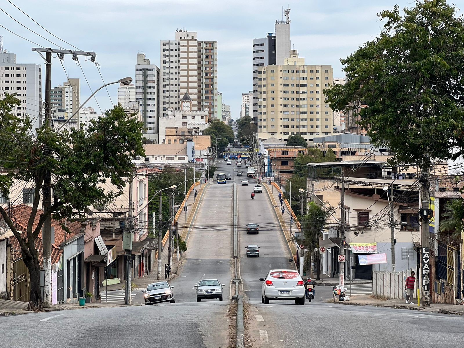 População de Divinópolis cresce quase 5% e ultrapassa 242 mil, segundo IBGE; veja estimativa de outras cidades da região