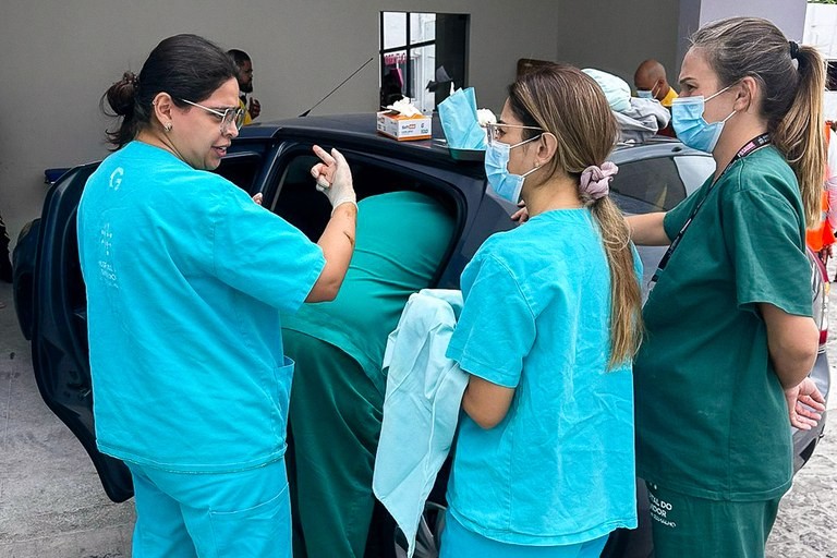 Bebê nasce em posição invertida dentro de carro, em João Pessoa   