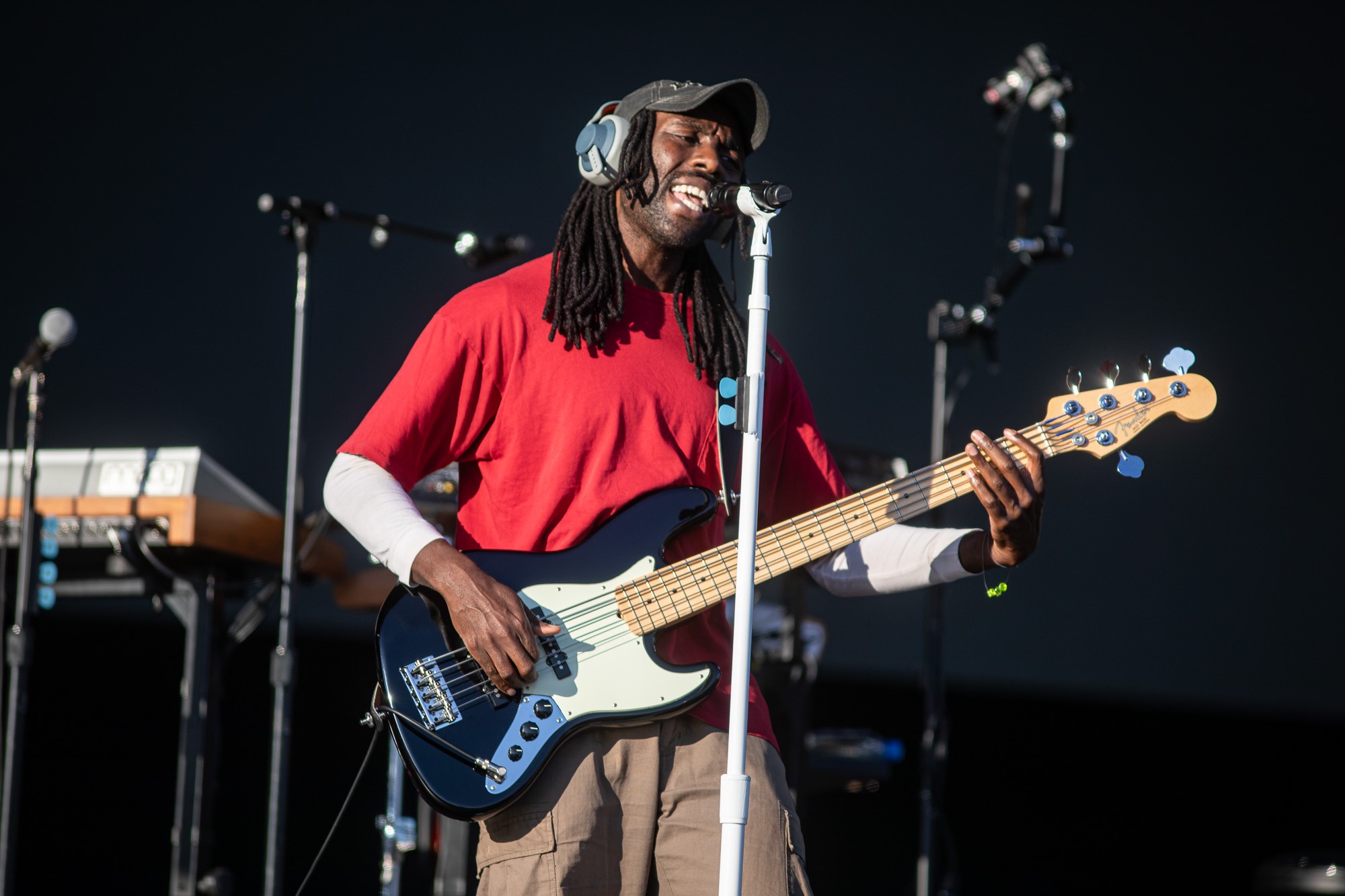 No Lolla 2026, Blood Orange fala pouco, toca muito e prova que música boa sempre emociona 