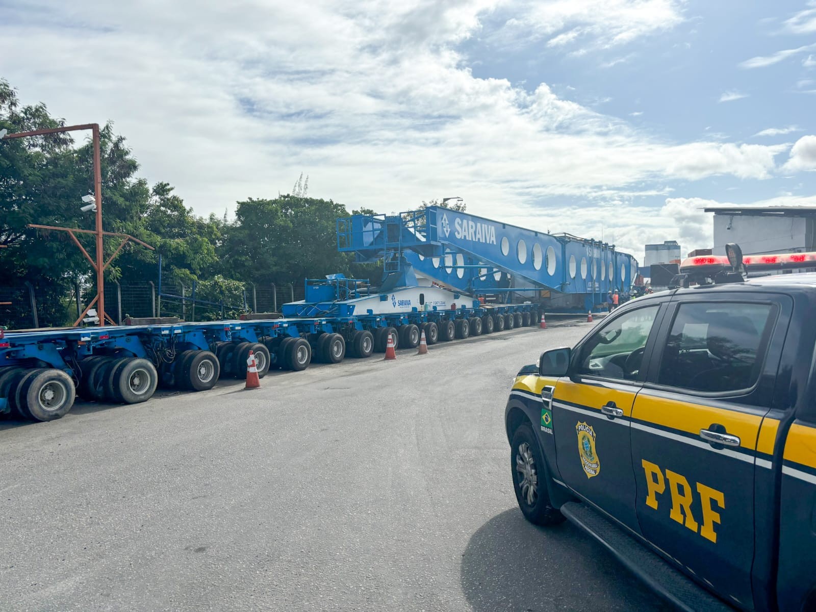 Transporte de transformador de energia eólica com 250 toneladas interdita BR-101 entre PE e PB; veja rotas alternativas