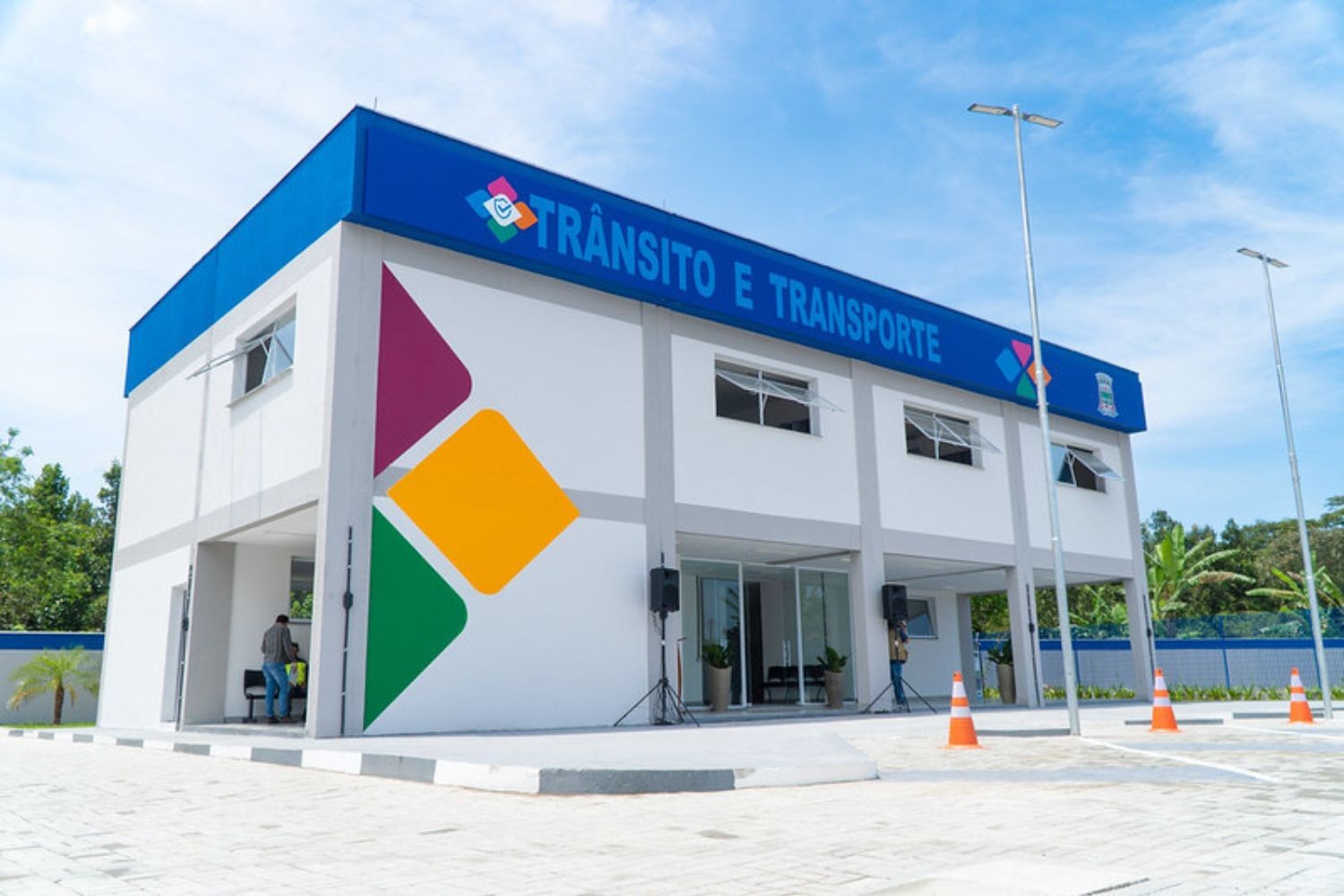 Bertioga, SP, inaugura o novo prédio do Departamento de Trânsito para ampliar a fiscalização viária