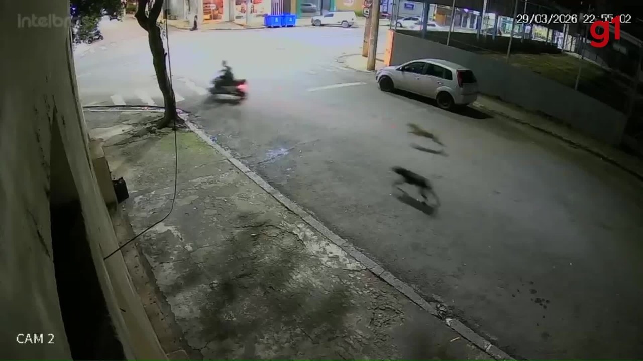 Adolescente fica gravemente ferido após acidente entre scooter elétrica e carro em Caratinga