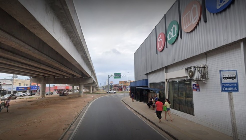 Trecho na marginal do Viaduto do Gancho é interditado para obras — Foto: Google Street View