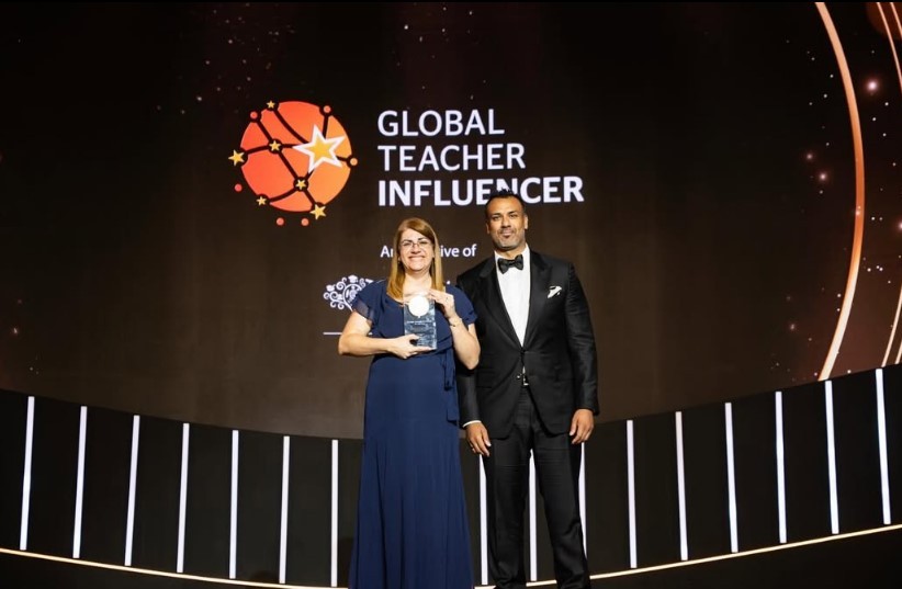 Professora de SP é eleita a educadora mais influente do mundo por fundação que criou prêmio conhecido como o 'Nobel da Educação'