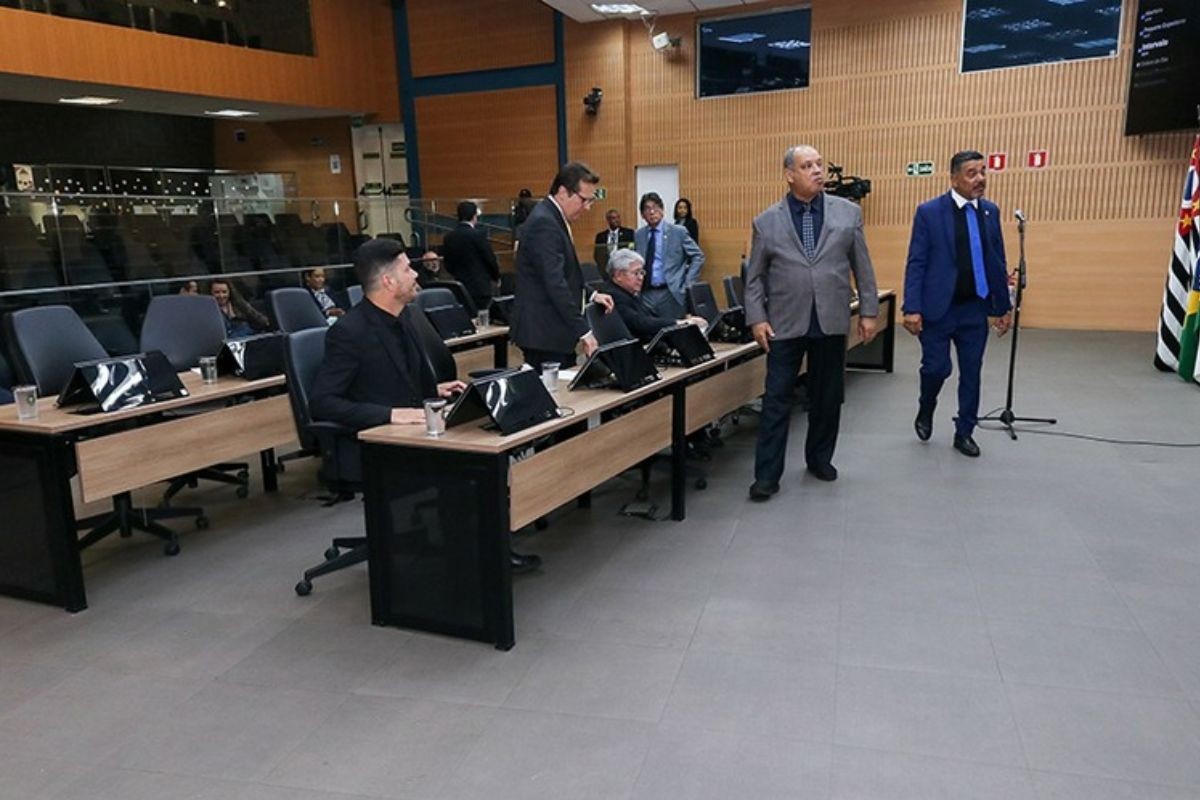 Câmara de Campinas adia votação sobre transparência no uso de inteligência artificial​‌​