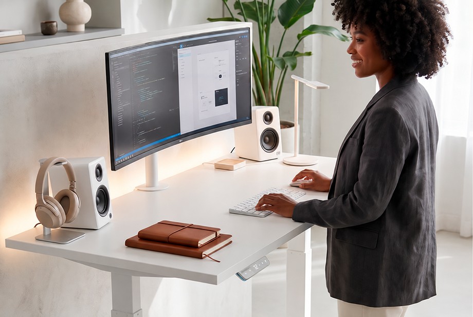 Qual a altura certa da sua mesa de trabalho? Calculadora gratuita mostra