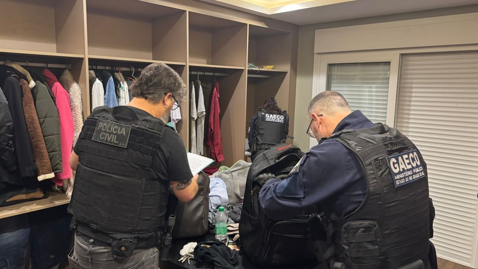 Empresários são alvos de operação que investiga fraudes em licitações para serviços de limpeza no RS — Foto: Polícia Civil/Divulgação