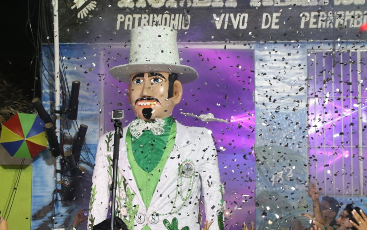 Homem da MeiaNoite desfila por Olinda; FOTOS Carnaval 2020 em Pernambuco G1