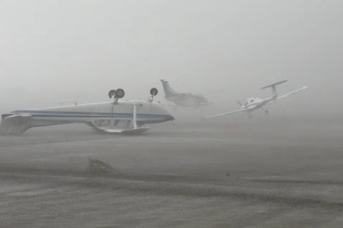 VÍDEO: avião capota e é arrastado durante tempestade com ventos de até 120km/h na Itália