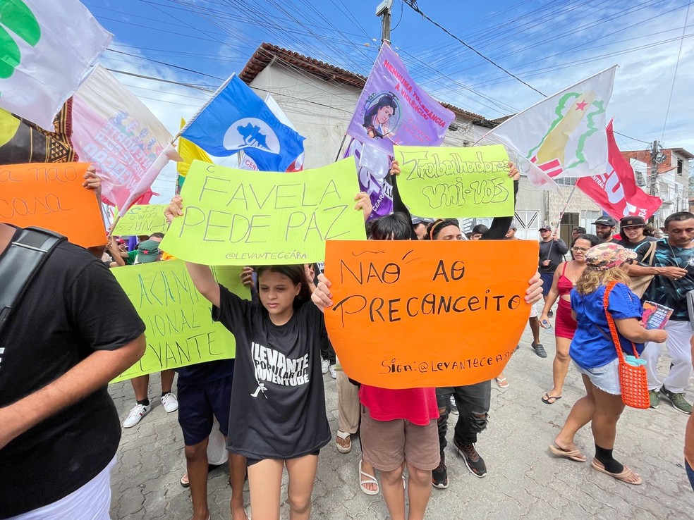 Manifestação do Dia do Trabalhador reuniu diversos grupos políticos do Ceará — Foto: Divulgação