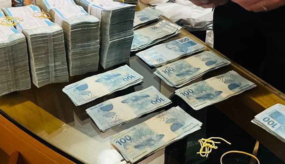 Dinheiro apreendido na casa do deputado Sóstenes Cavalcante, em Brasília — Foto: Divulgação/PF