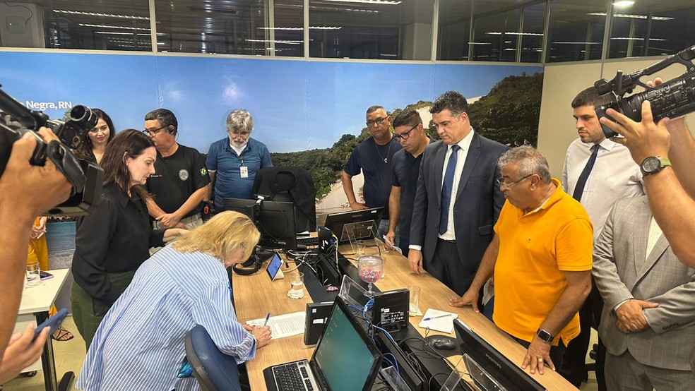 Acordo foi assinado nesta tarde na Justiça do Trabalho | Foto: Kleber Teixeira/Inter TV Cabugi