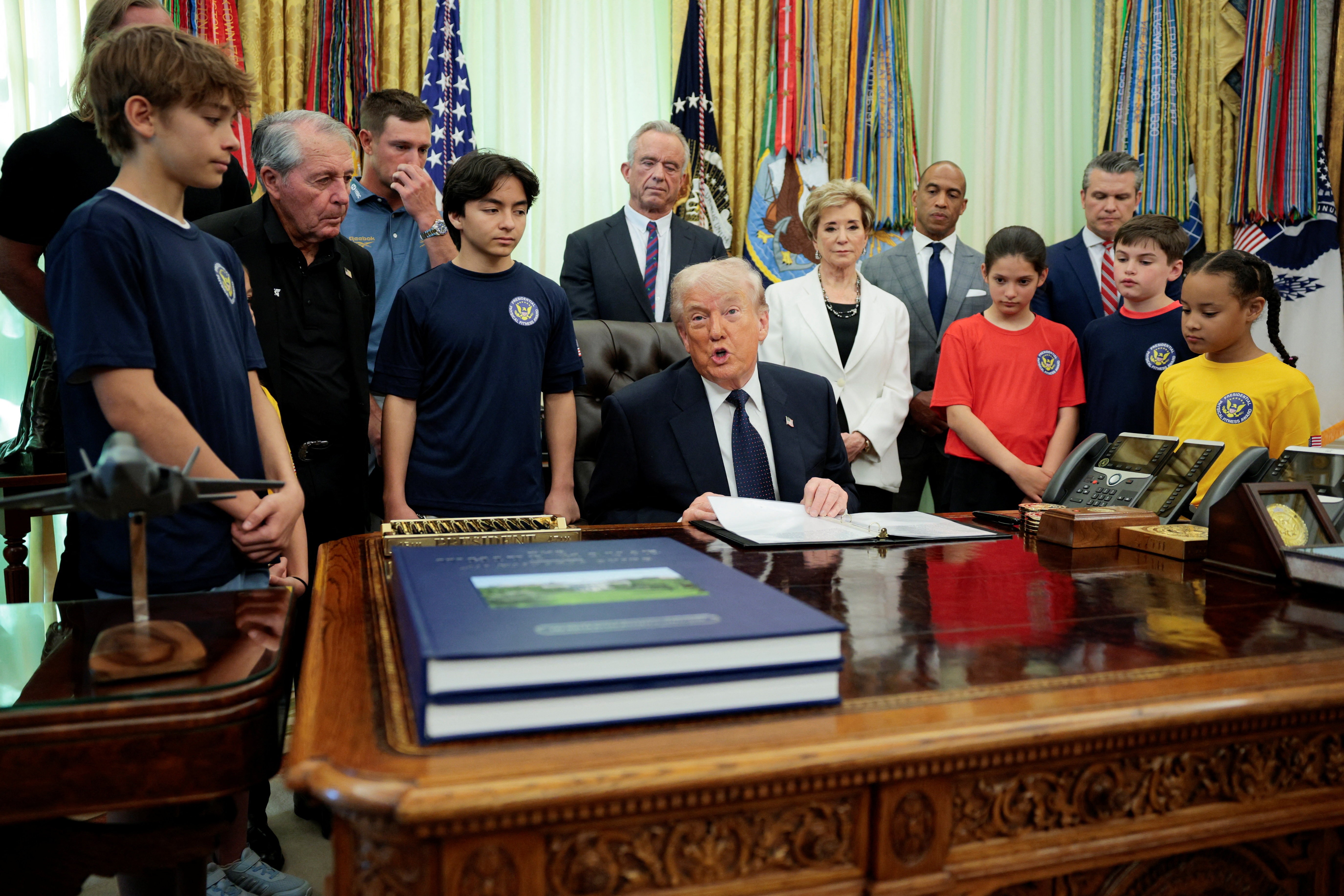 Trump restaura premiação de teste pesado de aptidão física para crianças nos EUA 