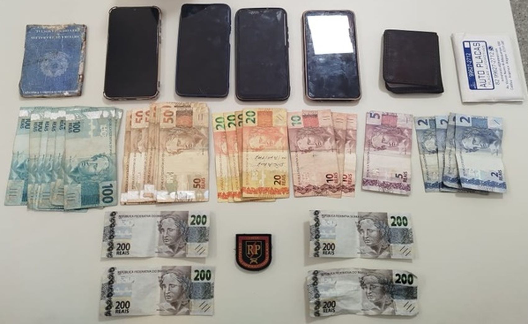Quatro suspeitos de uso de dinheiro falso são presos em Neópolis