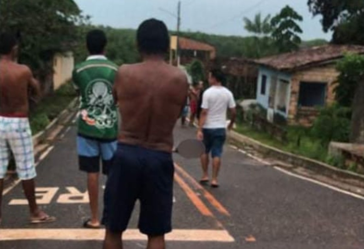 Homem é esquartejado e partes do corpo são espalhadas por vila rural no ...