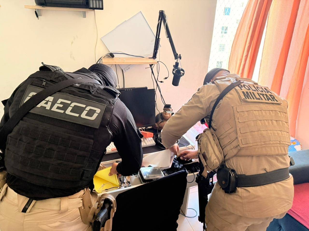 Casal investigado por comercializar dados sensíveis através de invasões a sistemas eletrônicos é alvo de operação em Salvador