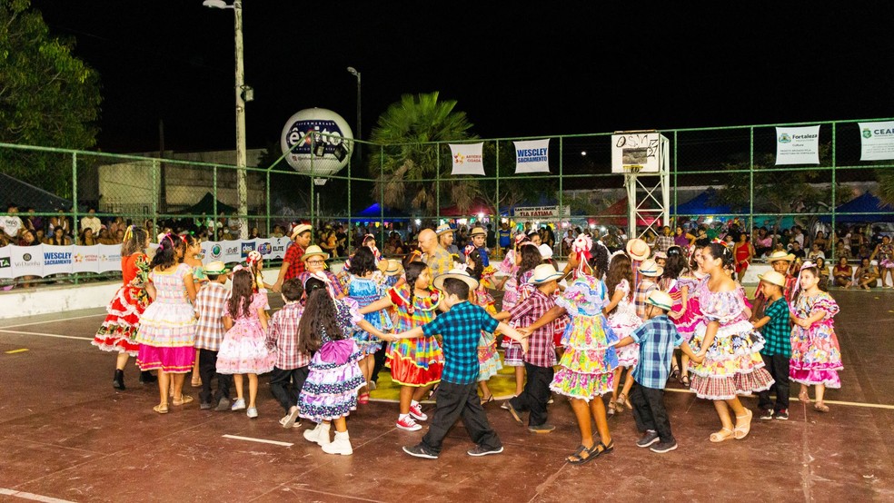 Entre 13 de junho e 13 de julho, 24 festivais e 50 quadrilhas juninas ocupam praças, ruas e ginásio. — Foto: Divulgação