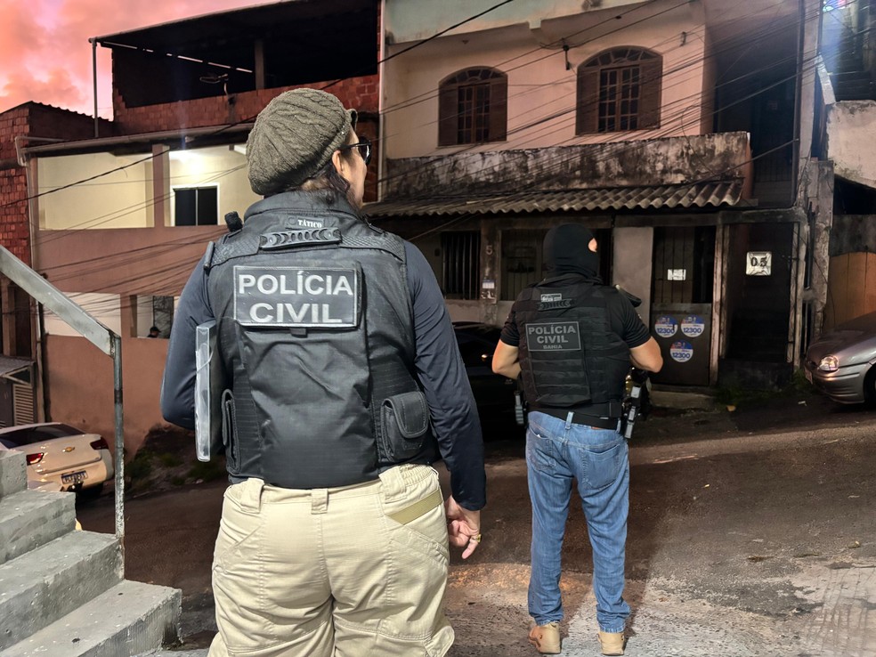 Quatro homens morreram e oito foram presos na manhã desta quarta-feira (19), em Salvador. — Foto: Polícia Civil