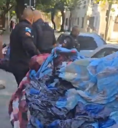 Balões caem em rua na Tijuca; 10 pessoas foram detidas