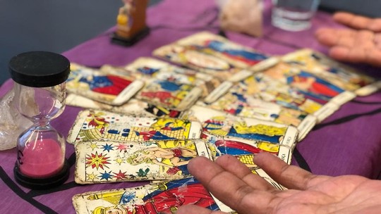 Três em cada 10 norte-americanos consultam astrologia, tarô ou videntes, aponta pesquisa
