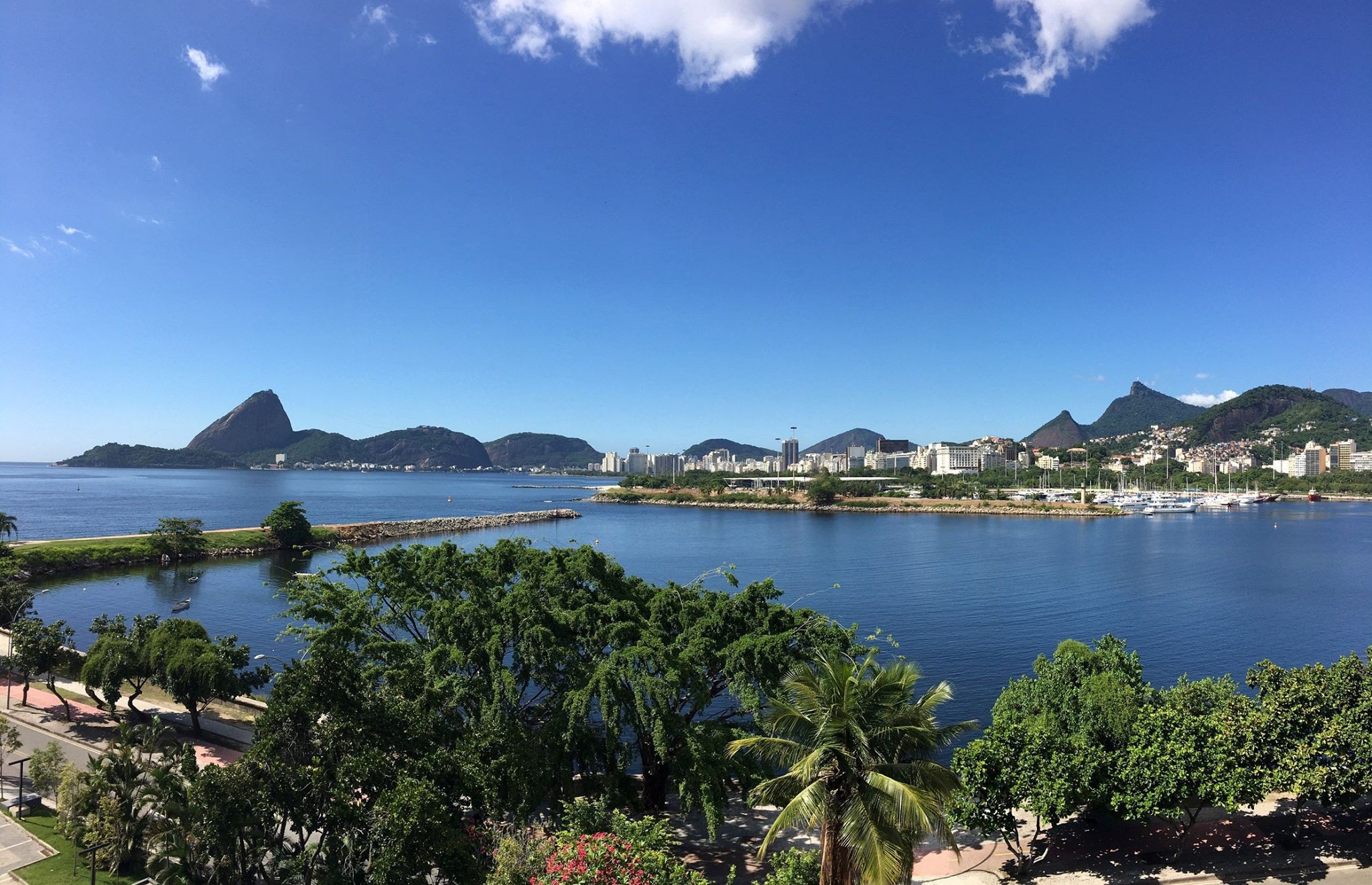 Corpo encontrado na Baía de Guanabara nesta terça não é de vendedor desaparecido, diz família 