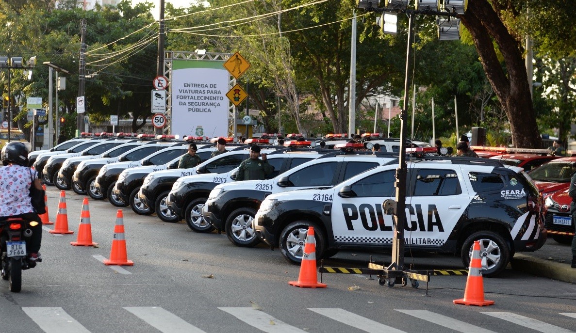 Viaturas das polícias Civil e Militar do Ceará serão blindadas, diz Elmano