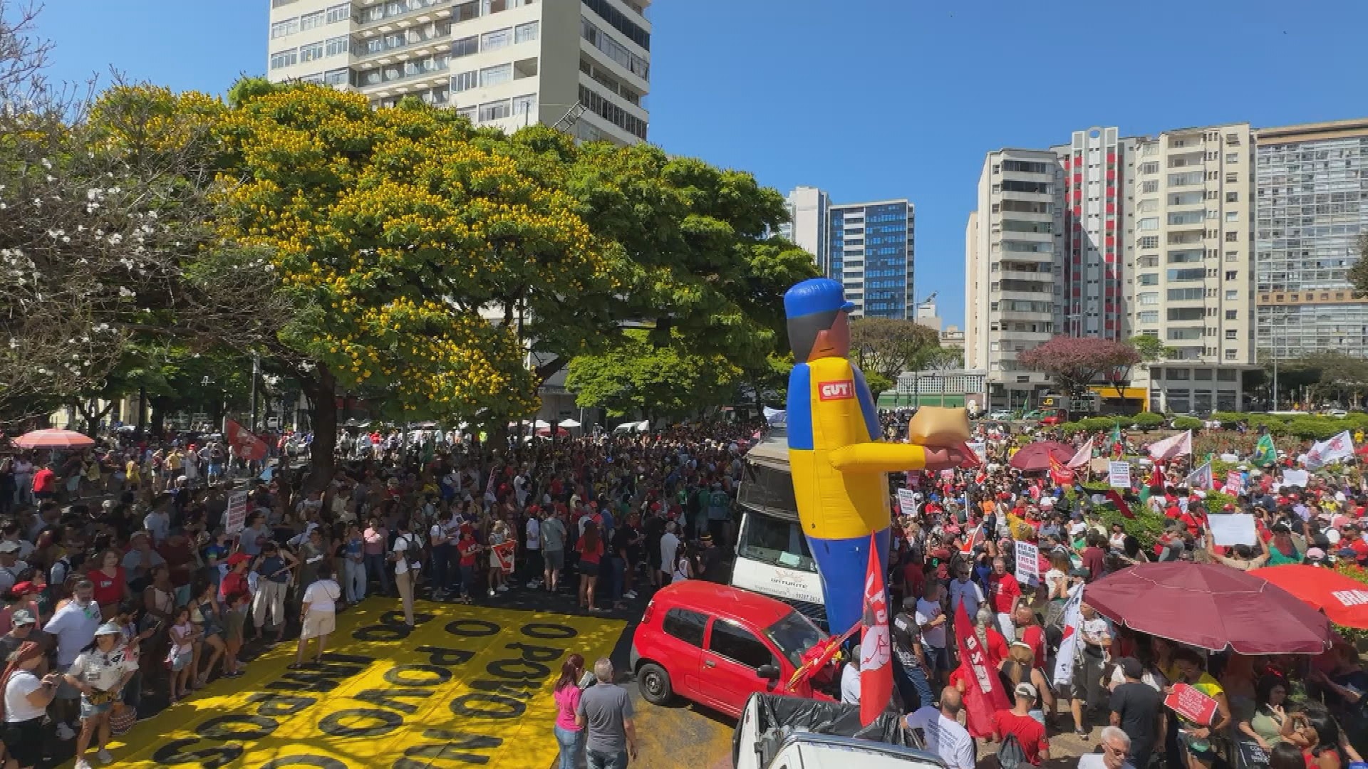 Contra a PEC da Blindagem e a anistia, manifestantes fazem ato em BH, neste domingo