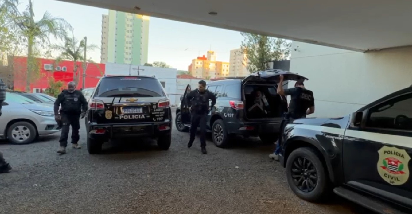 Polícia prende trio por sequestro e tentativa de homicídio em tribunal do crime após suposto abuso de bebê em Piracicaba