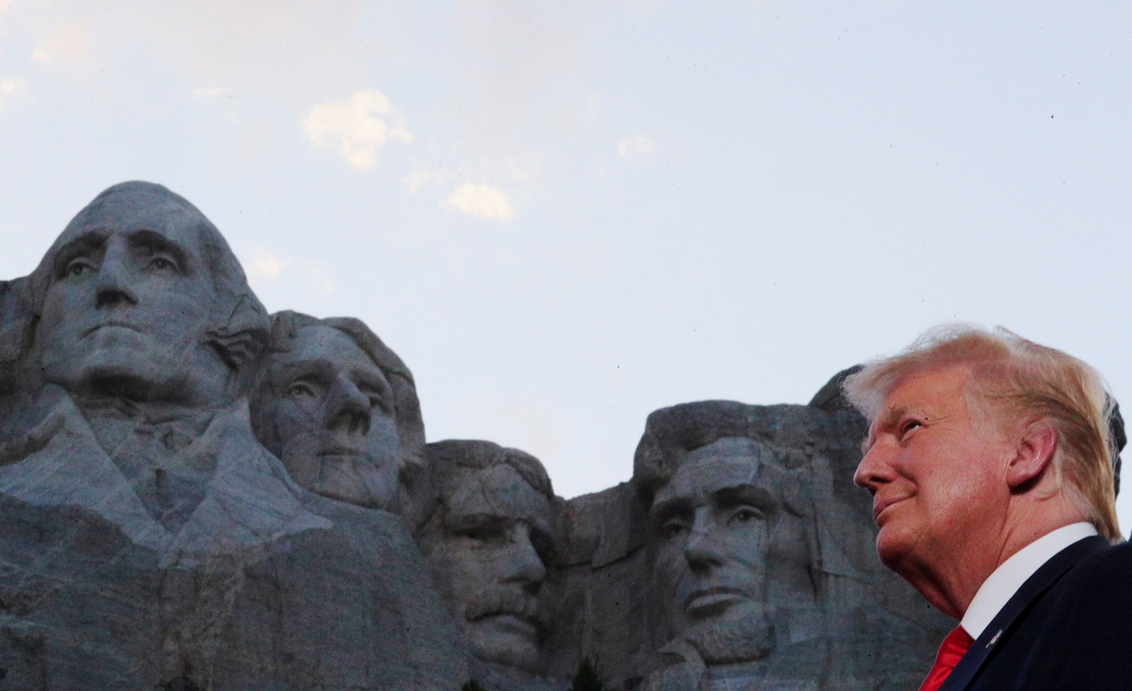 Donald Trump quer ter seu rosto no Monte Rushmore, mas plano pode rachar resto da escultura; entenda
