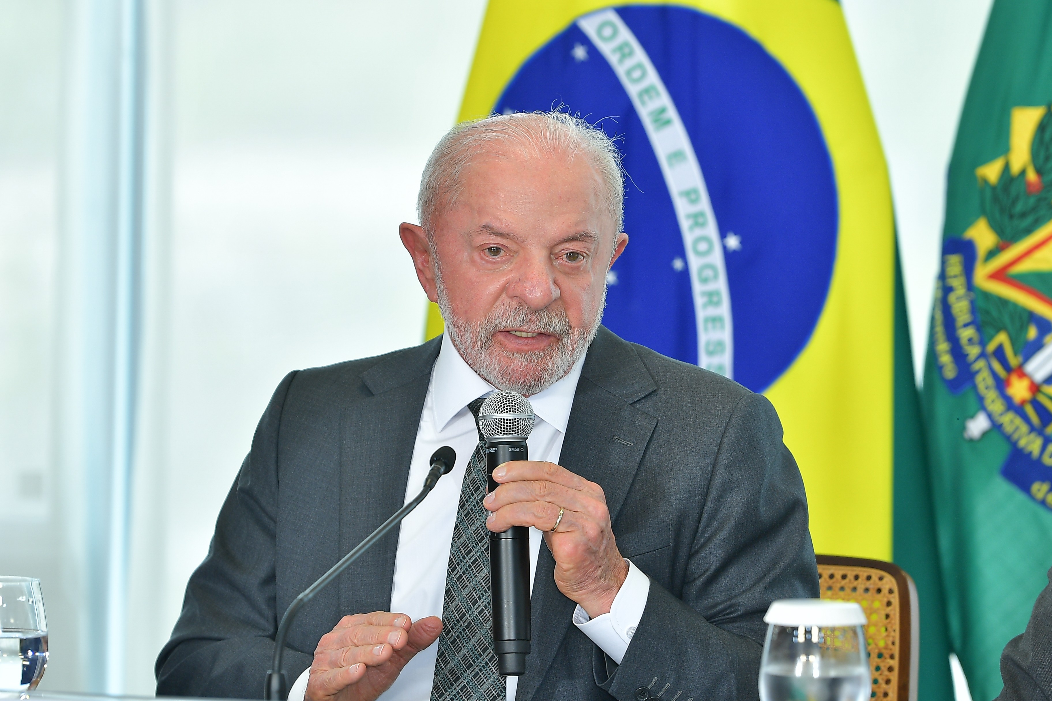 Semana de Lula tem vitórias parciais no Congresso, mas PECs do fim da 6x1 e da Segurança ficam para depois da eleição