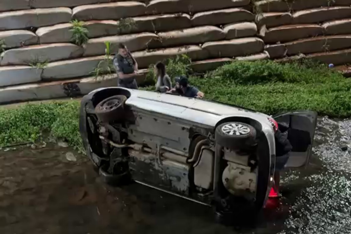 Acidente com carro no Ribeirão Jacuba deixa três feridos em Hortolândia​‌​