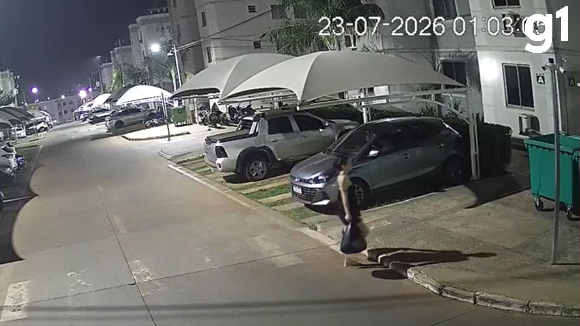 VÍDEO: mãe descarta bebê recém-nascida em lixeira de condomínio em Várzea Grande (MT)