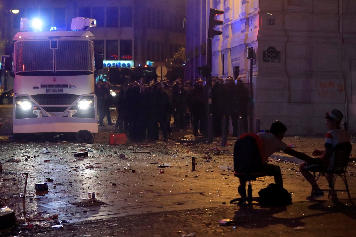 Tumultos Após Vitória Da França Na Copa Do Mundo Deixaram Mortos Quase 300 Pessoas Foram 4721