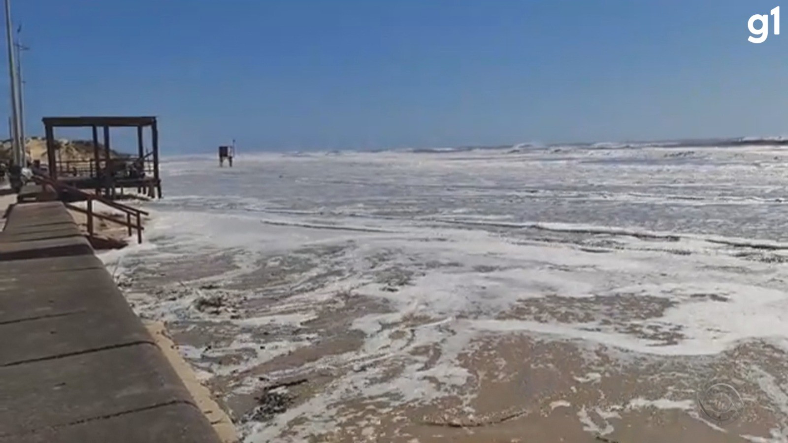 Novo ciclone extratropical provoca ventos de mais de 85 km/h e ressaca do mar no litoral do RS