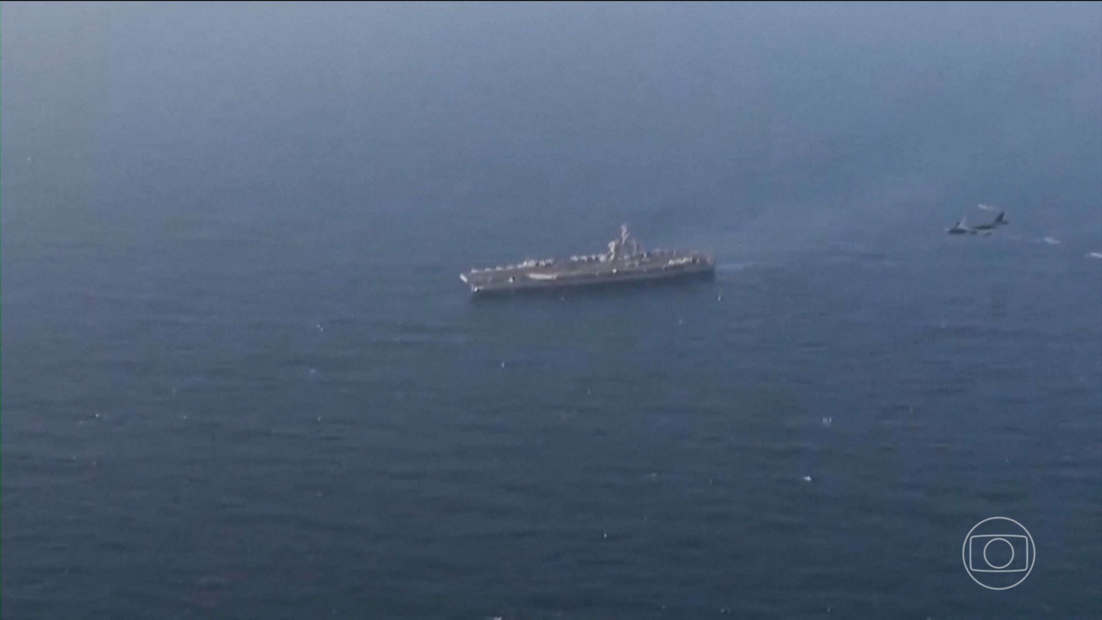 Estados Unidos derrubam drone do Irã que se aproximou de navio militar americano