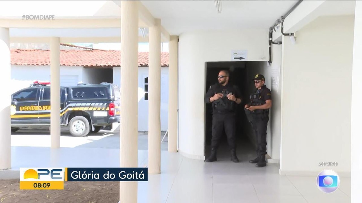 Homem acusado de matar e estuprar estudante e preso após 8 dias de buscas começa a ser julgado em Glória do Goitá 