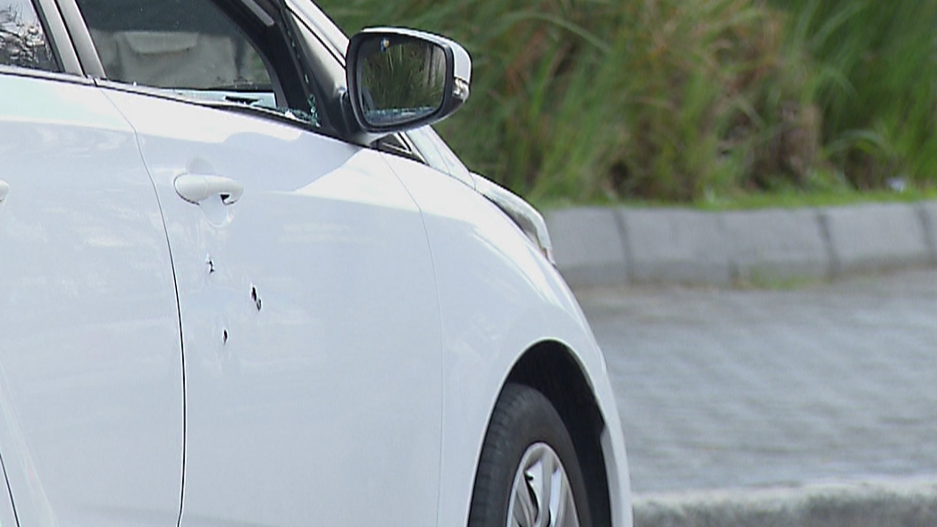 PM de folga vê tentativa de roubo e atira contra suspeitos, em Curitiba; um morreu e outro foi preso