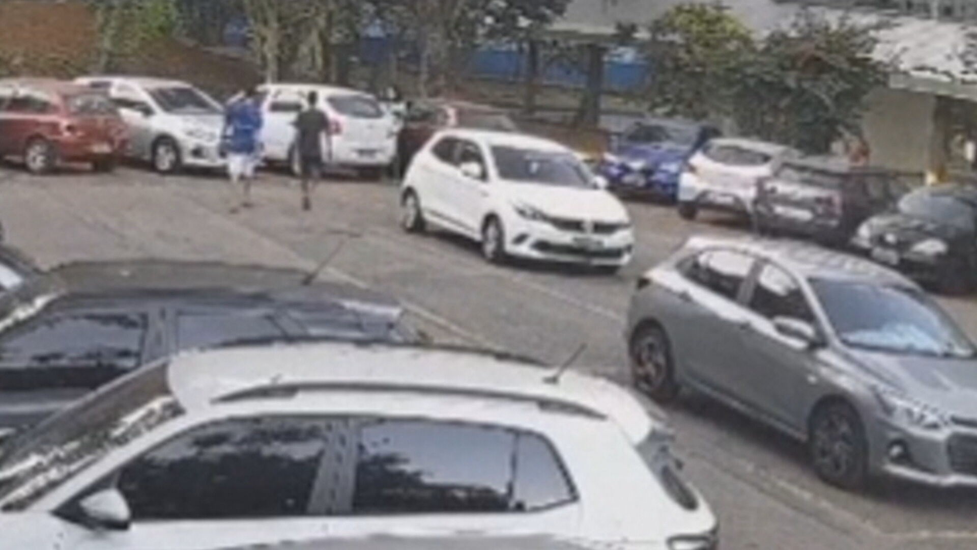 Sequestro relâmpago na Asa Norte: vídeos mostram suspeitos rondando local do crime